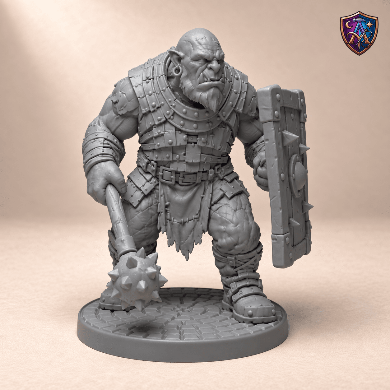Produktansicht (1 von 4) / Product view von Ork-Krieger mit Türschild und Morgenstern; die Resin-Miniatur wird unbemalt geliefert / the resin miniature is supplied unpainted.