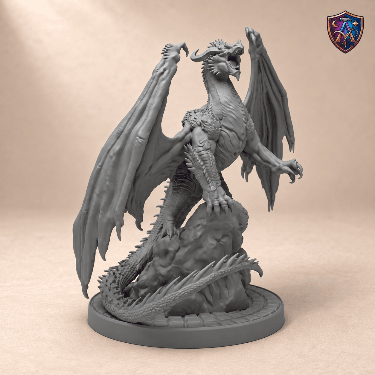Produktansicht (1 von 4) / Product view von Drache mit ausgebreiteten Flügeln auf Felsen; die Resin-Miniatur wird unbemalt geliefert / the resin miniature is supplied unpainted.