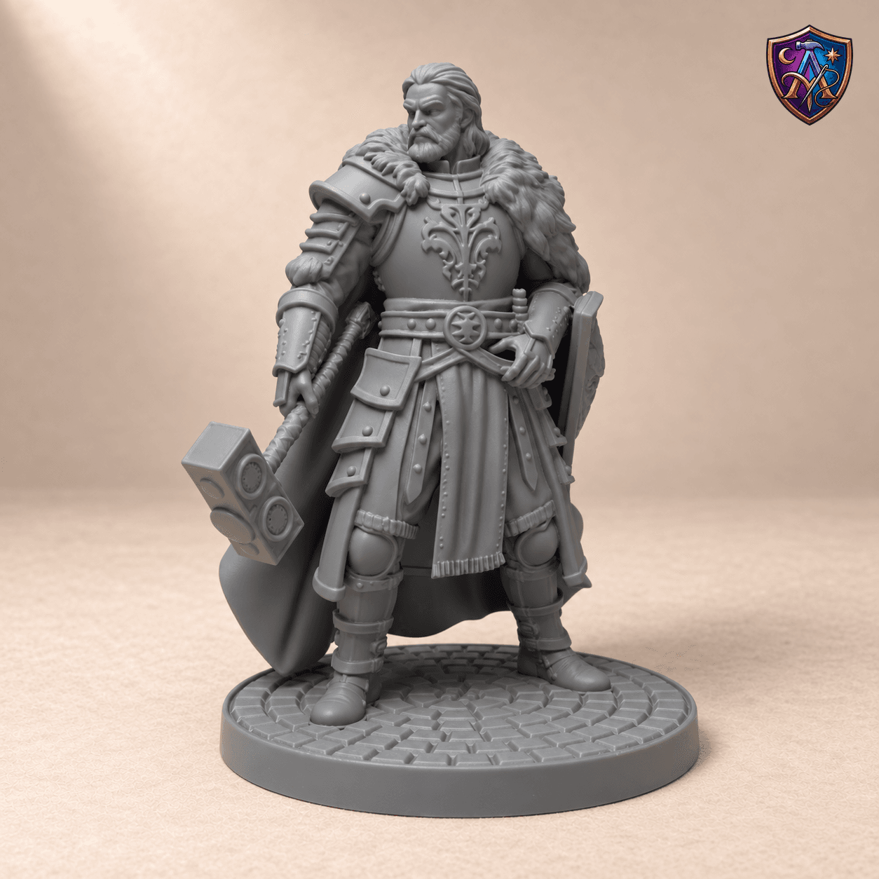Digitaler Produkt-Render (1 von 2) von Mensch-Paladin mit Kriegshammer und Pelzumhang in unbemaltem Dunkelgrau.